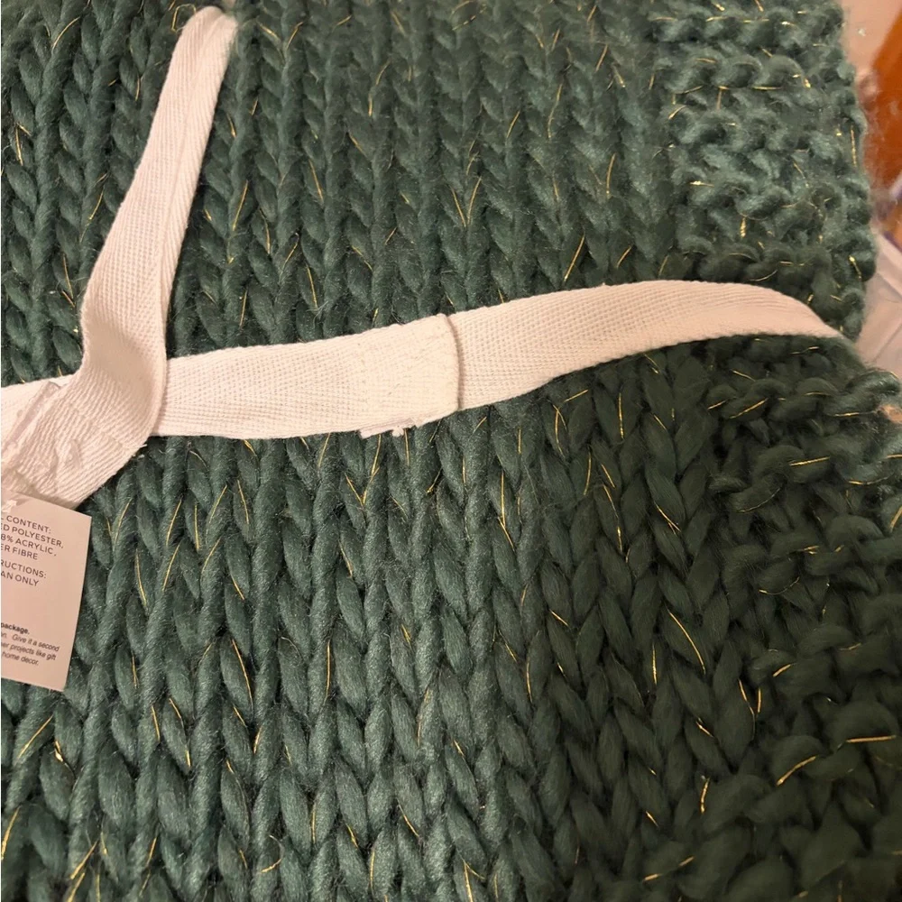 St. Patrick’s Day green Chunky thick 50“ x 60“ throw Woven Throw Blanket NWTS!!